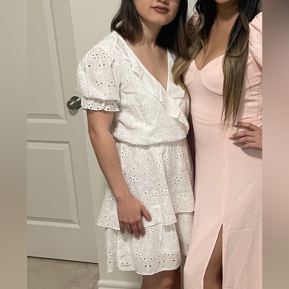 H&M Cream Eyelet Ruffle Dress - Picture 2 of 2